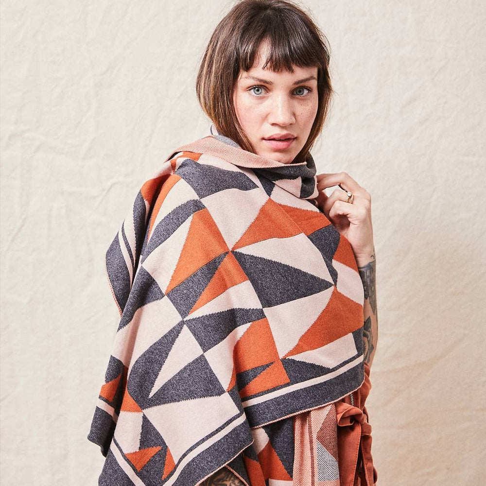 Box Kite Wrap - Cinnamon & Charcoal