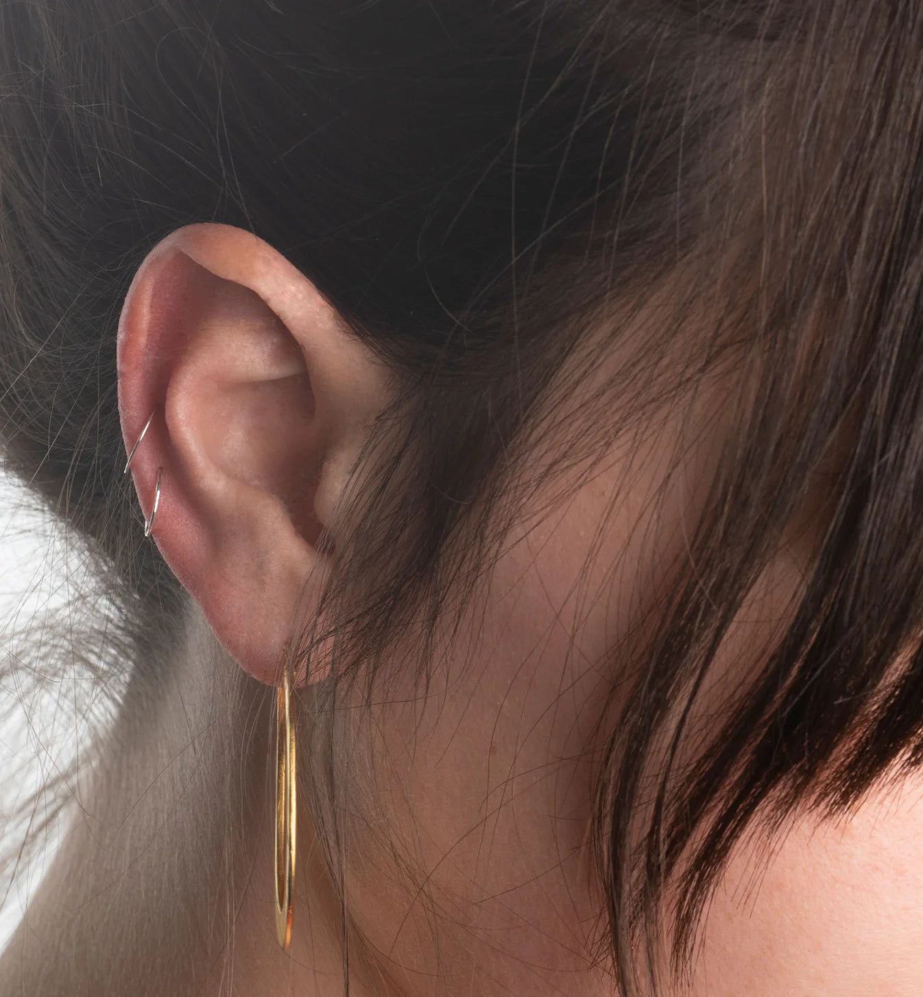 Very Small Hammered Hoop Earrings - Gold