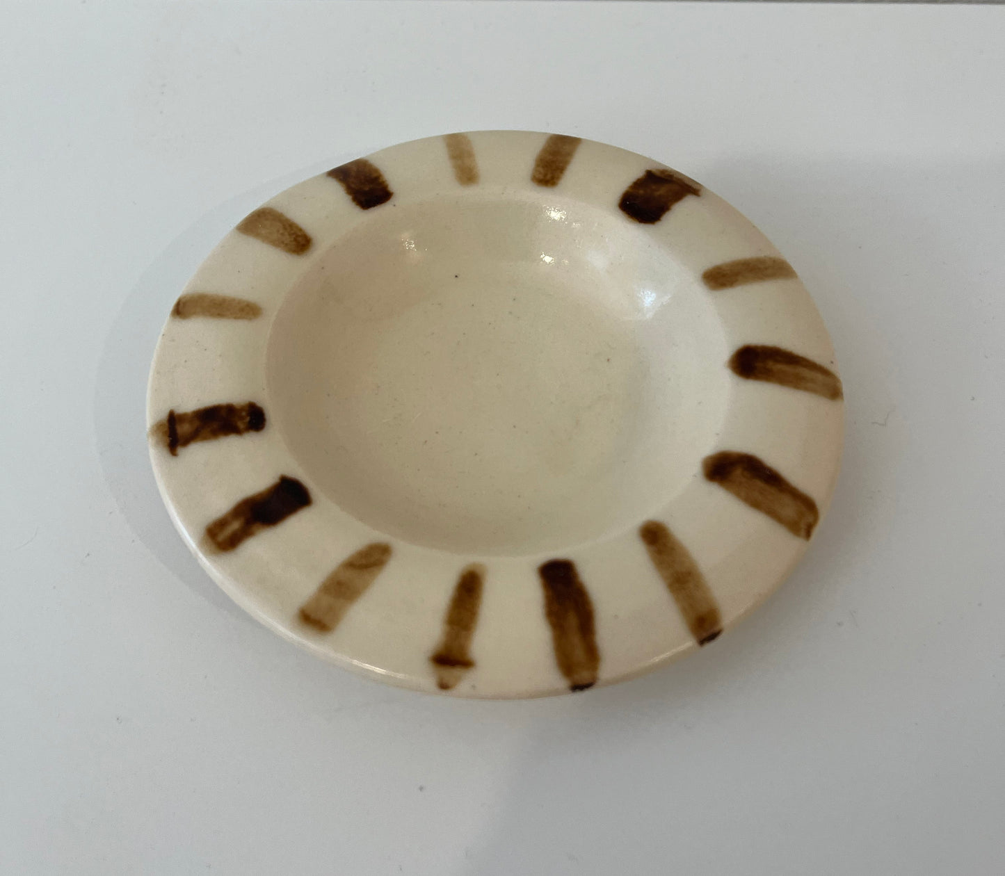 Saturn Dish - Brown Dash