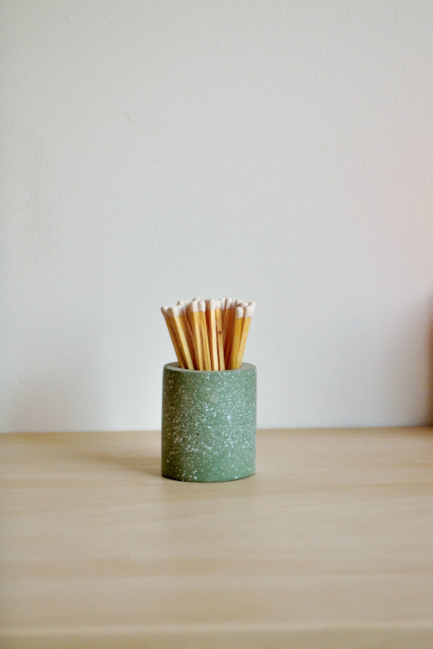 Speckled Round Match Pot