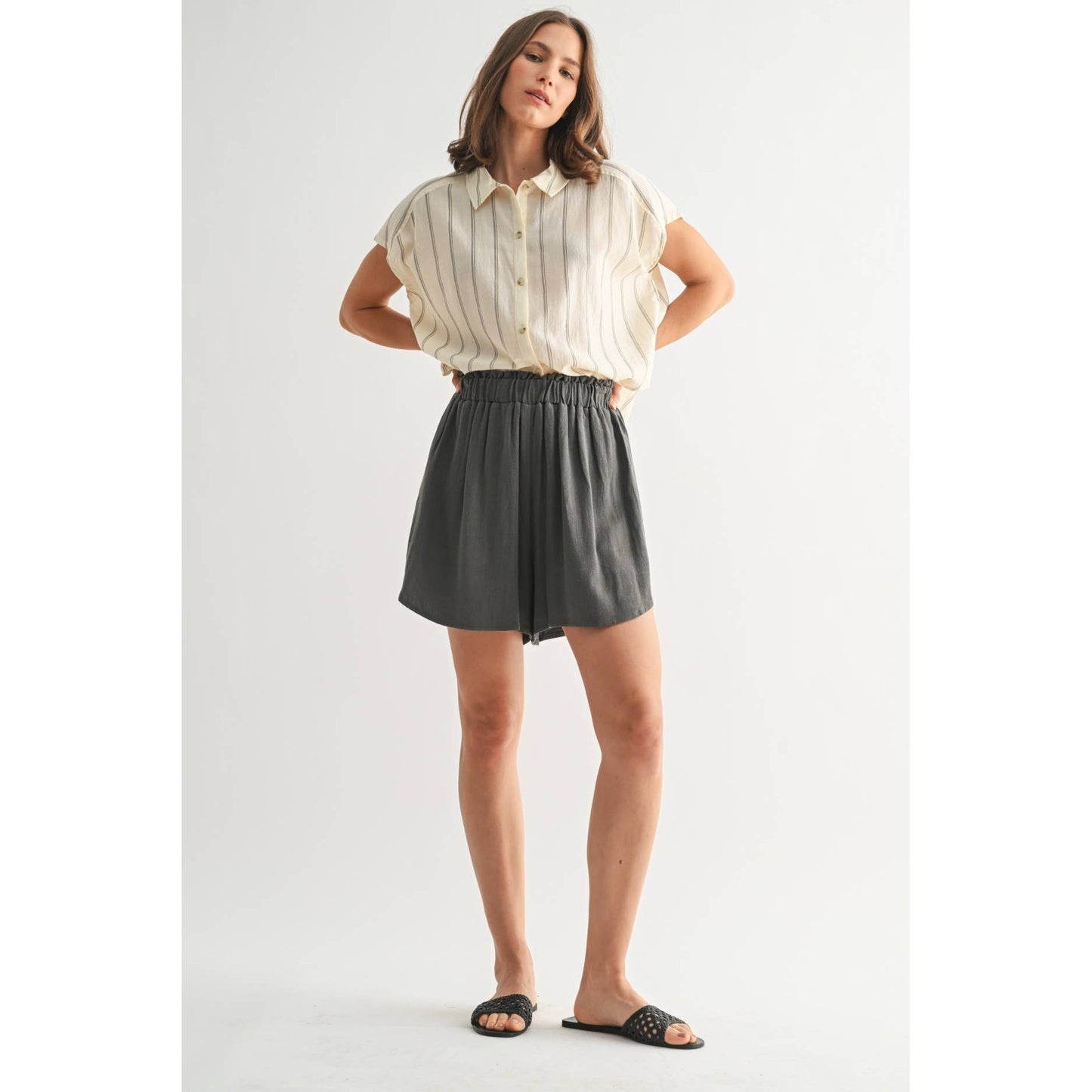 Flowy Linen Shorts - Olive