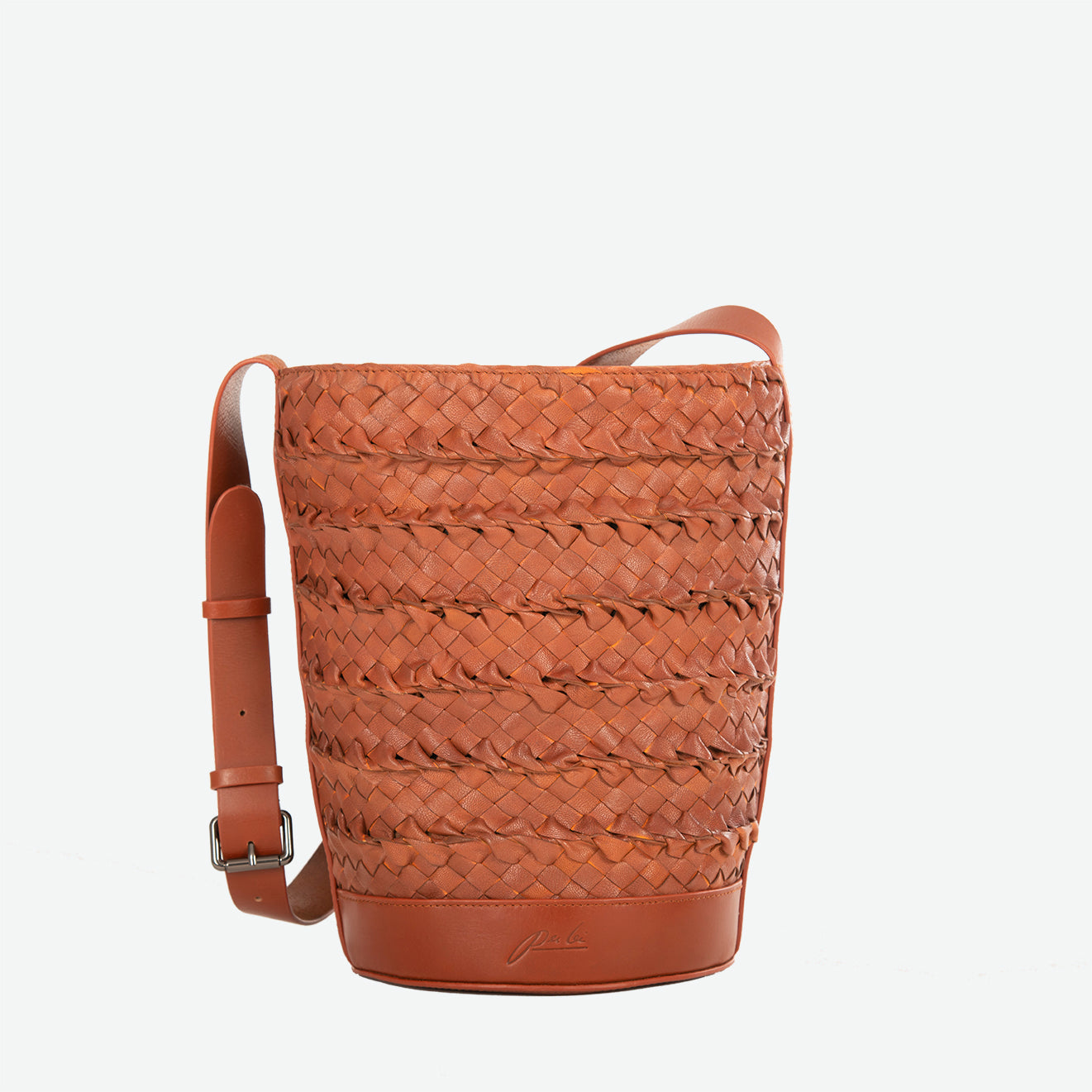 Emery Woven Bucket - Chestnut