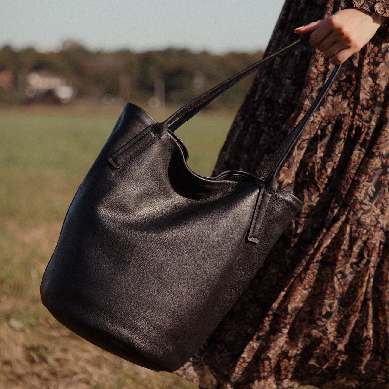 Waverly Bucket Tote - Black